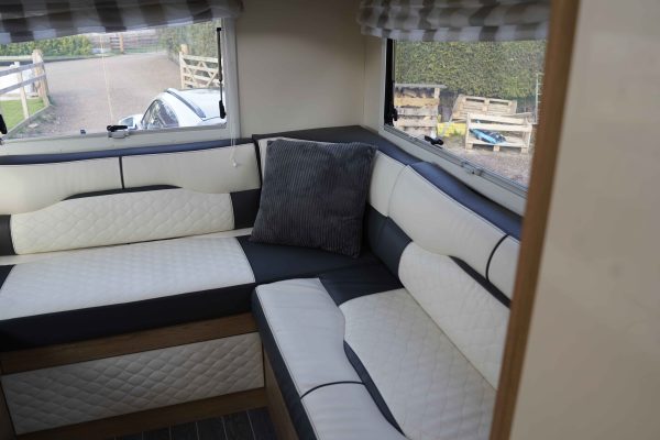 WIN THIS FIAT AUTO ROLLER 747 MOTORHOME + £2,000 CASH! | 6 BERTH | BIKE RACK | 5,900 MILES - Image 9